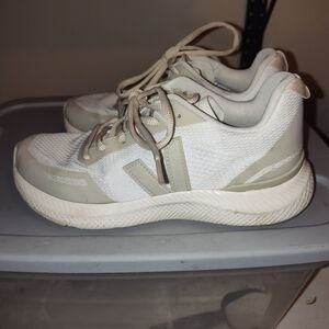 Veja Women's Cream and White Sneakers